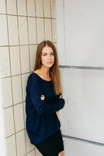 Indlæs billede til gallerivisning Navy Silke Cashmere Sweater