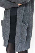 Indlæs billede til gallerivisning Lang Koksgrå Cashmere Cardigan